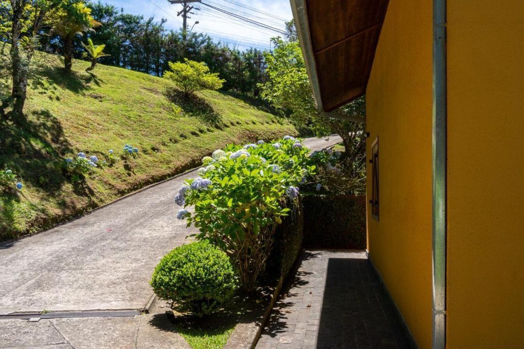 Casa Com Forno De Pizza E Vista As Montanhas Casa de férias Campos do Jordão