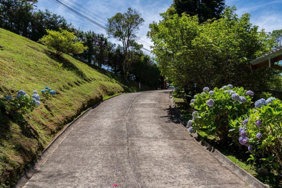 Casa Com Forno De Pizza E Vista As Montanhas Casa de férias