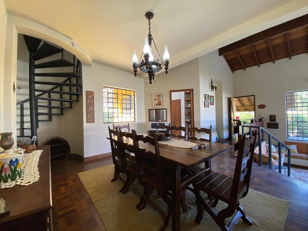 Casa Com Forno De Pizza E Vista As Montanhas